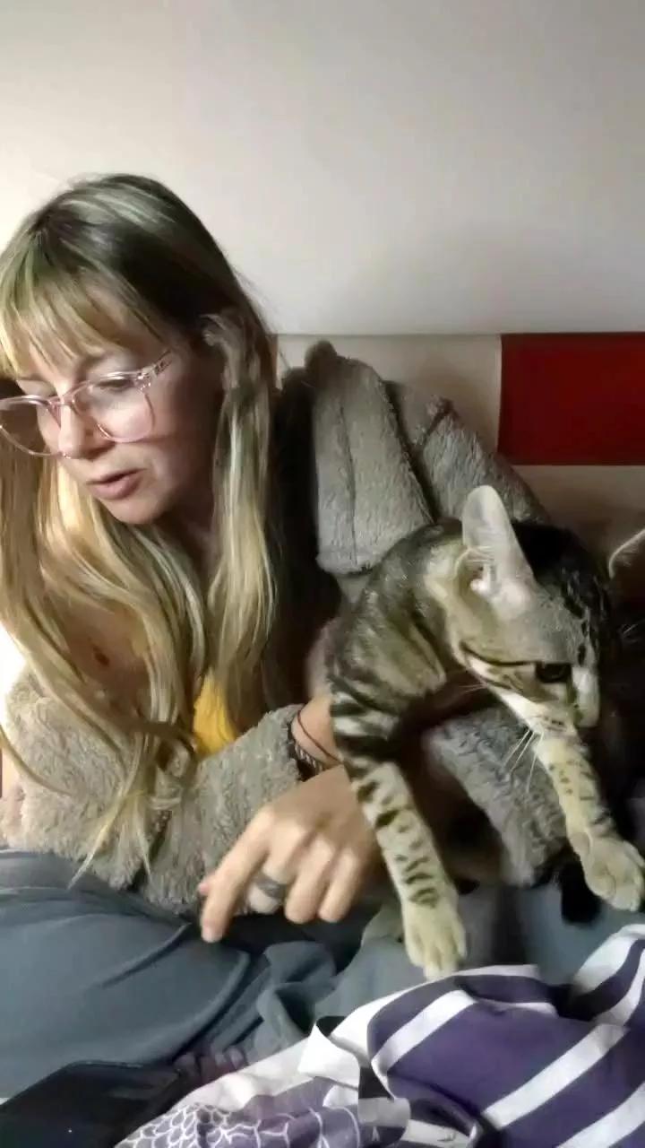 TheQueenMilf from Cam4 is Freechat