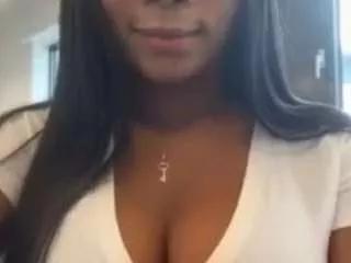 africanrosa from CamSoda is Freechat