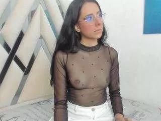 raven-fox from CamSoda is Freechat