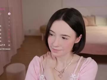 _female_essence_ from Chaturbate is Freechat
