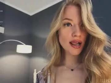 emma_lov2 from Chaturbate