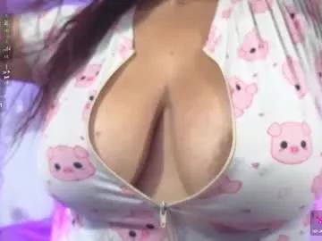 gennesis_tay from Chaturbate