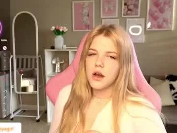 maya_blonde18 from Chaturbate