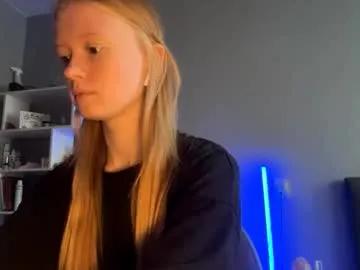 mittietonge from Chaturbate is Freechat