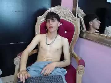 nick_strongg from Chaturbate is Freechat
