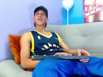 robert_kingg from Chaturbate is Freechat