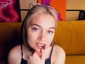 softgllitch from Chaturbate is Freechat