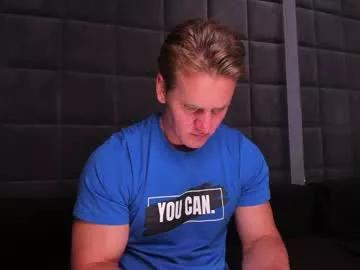 steevemuscle from Chaturbate