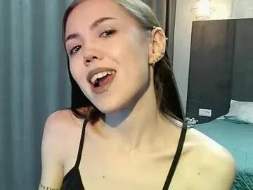 sweetieee_kira from Chaturbate is Freechat