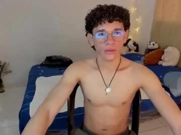 tom_blue10 from Chaturbate is Freechat