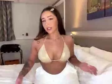 xomills00 from Chaturbate is Freechat