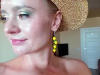 miss_miracle from Flirt4Free