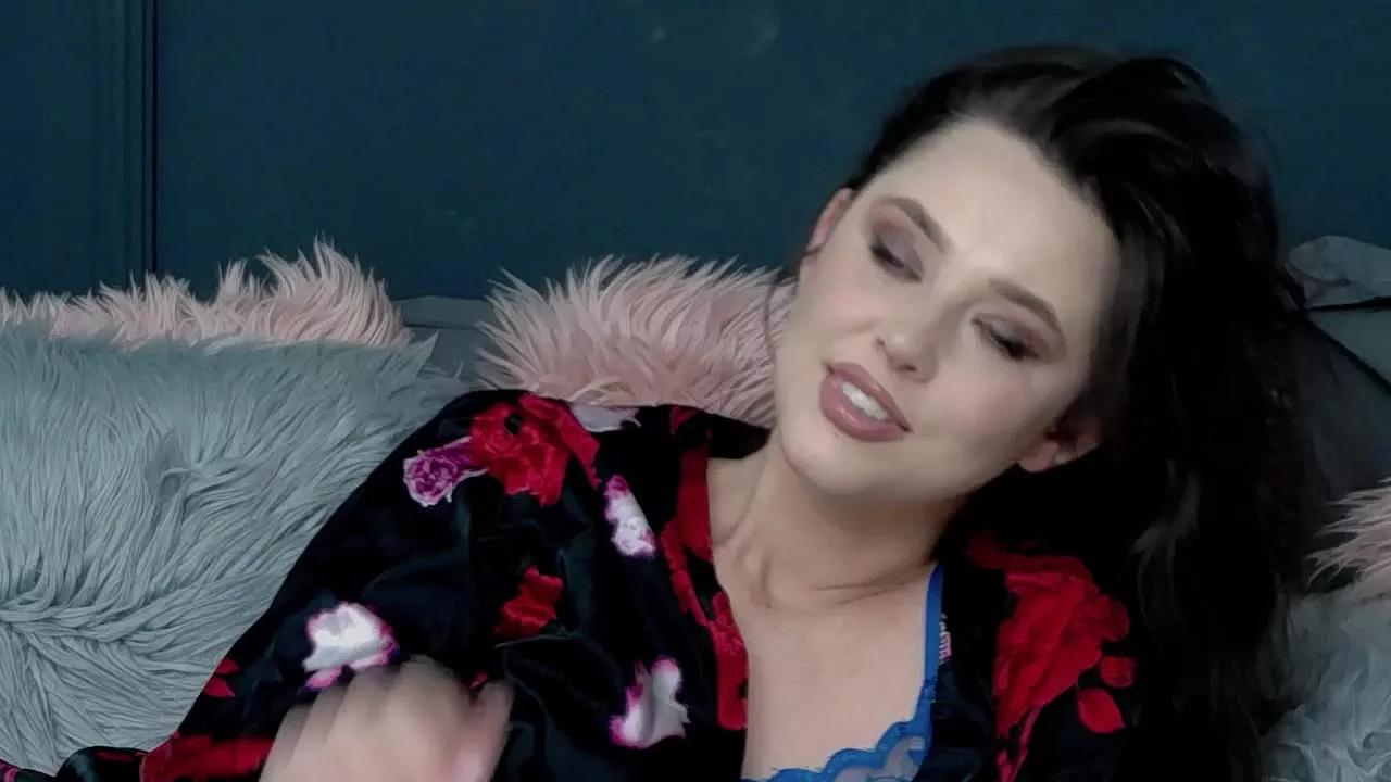 MileyMs from Streamray is Freechat