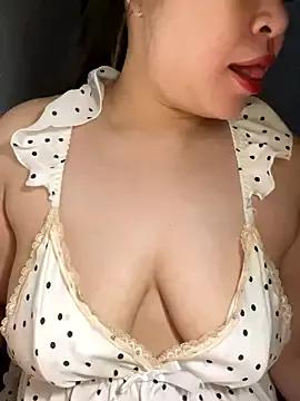 --Lyly-- from StripChat is Freechat