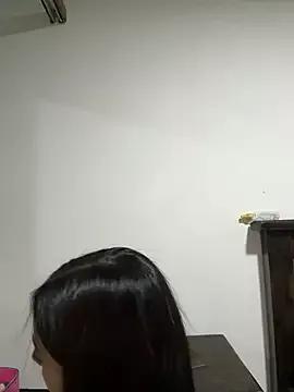 -Naomii from StripChat is Freechat