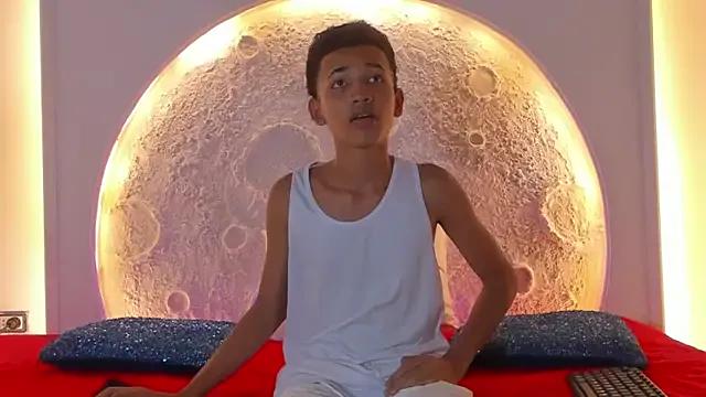 _Noah19 from StripChat is Freechat