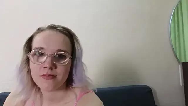 AdelaBlack from StripChat is Freechat