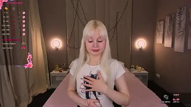 AdeleSilver from StripChat is Freechat