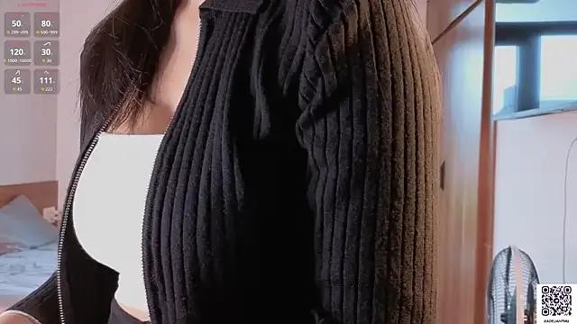 adeliantmu from StripChat is Freechat