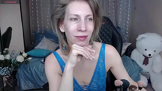 AdrianaSea from StripChat is Freechat