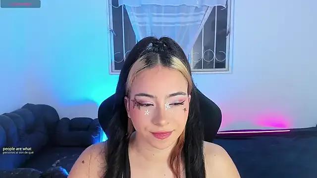Aishelyng from StripChat is Freechat
