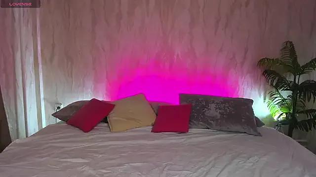 Alic_Fox from StripChat is Freechat
