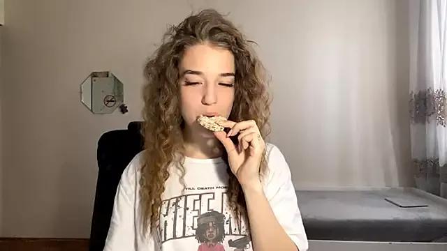 aliceIn_wonderland from StripChat is Freechat