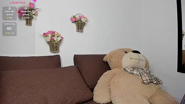 Alishaa_love from StripChat is Freechat