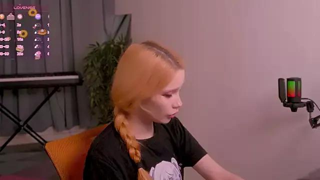 Alissa_Kitty from StripChat is Freechat