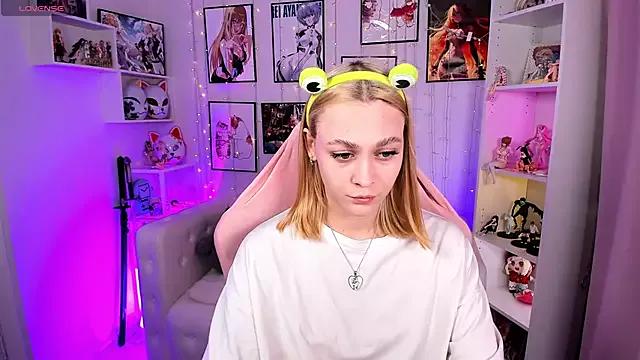 Amanda_Fit_and_Sweet from StripChat is Freechat