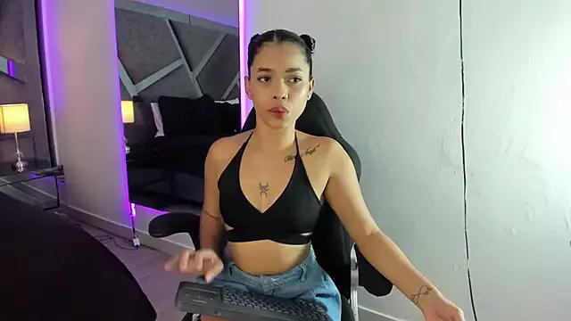Ami_Johnson from StripChat is Freechat