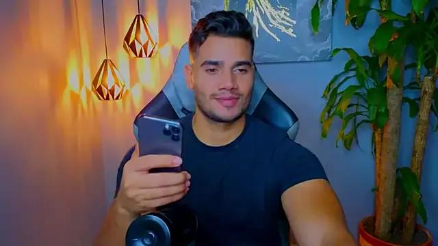 AndresR3 from StripChat is Freechat