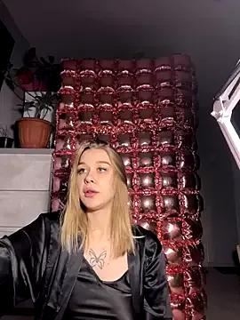 AngellnSilk from StripChat is Freechat