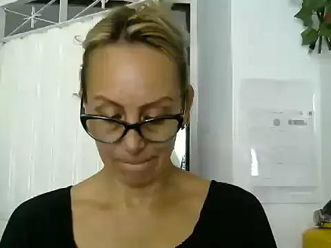 angelycute from StripChat is Freechat