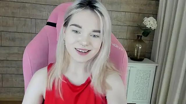 AnnaDelon from StripChat is Freechat