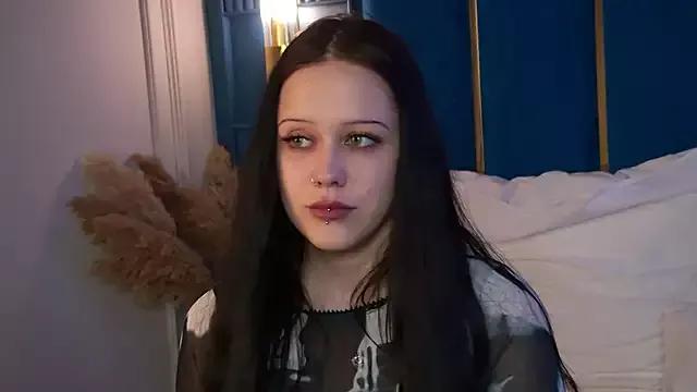 AnnaVaelis from StripChat is Freechat