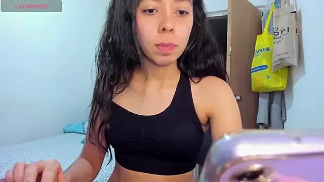 Annie_rosse1017 from StripChat is Freechat