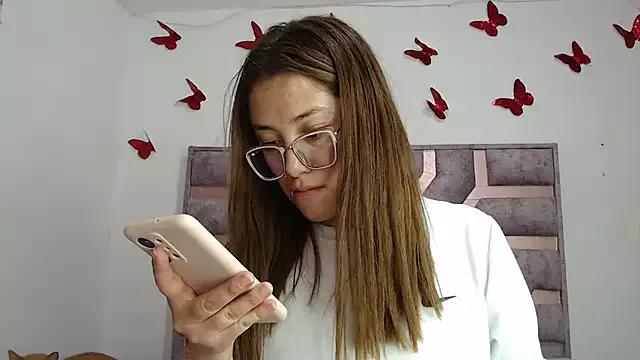 Anny-Fox from StripChat is Freechat