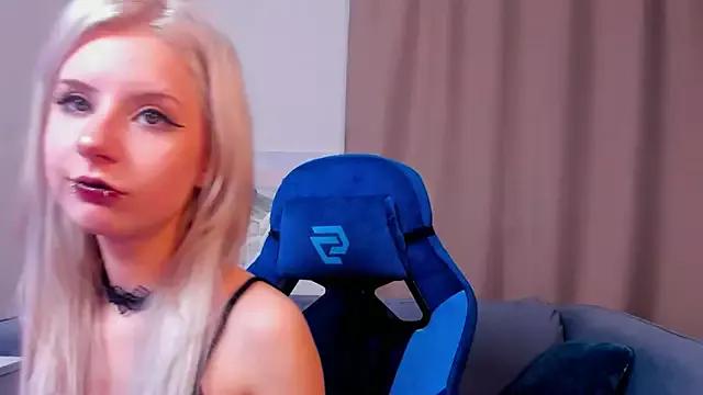 Apri1__White from StripChat is Freechat