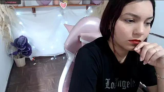 Ariadna_Green from StripChat is Freechat