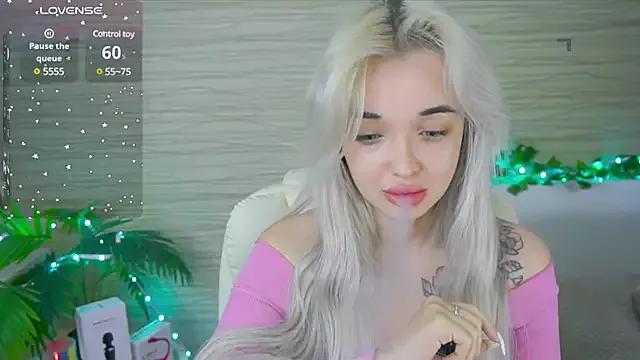 Ashley_S from StripChat is Freechat