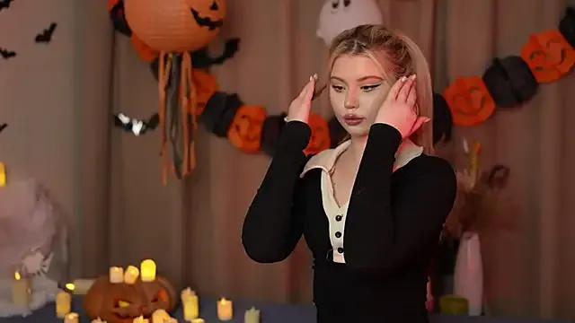 AshleyNikoo from StripChat is Freechat