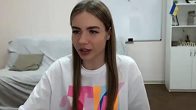 aSingleOne from StripChat is Freechat