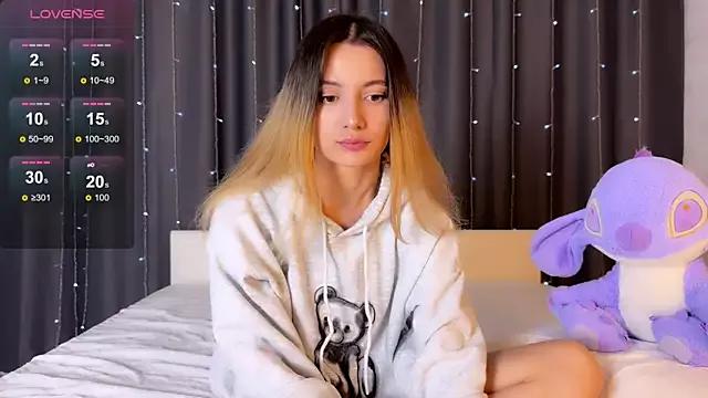 Asya_Fairy from StripChat is Freechat
