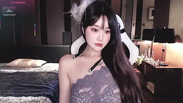 Aurora_-77 from StripChat is Freechat