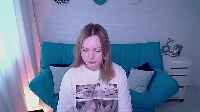 AuroraMour from StripChat is Freechat
