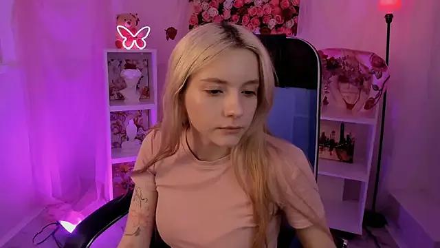 AuroraWrenfield from StripChat is Freechat