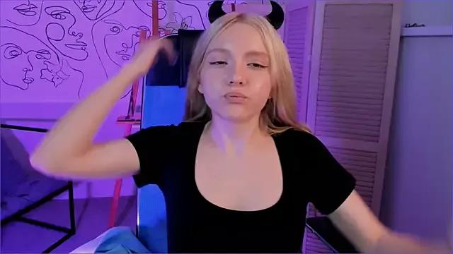 AuroraWrenfield from StripChat is Freechat