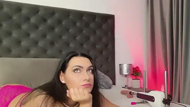 AvaDergan from StripChat is Freechat