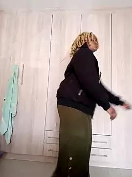 Baddiestpearl from StripChat is Freechat